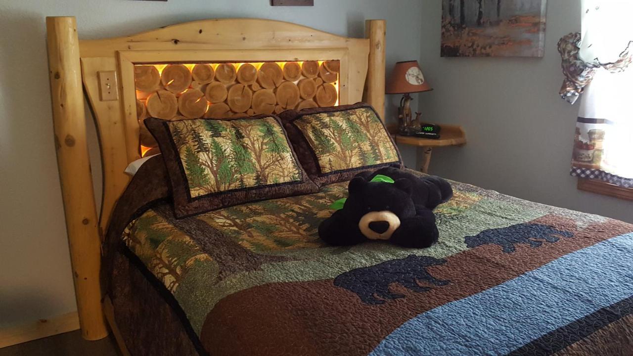 Bear Cove Inn Сент Игнас Екстериор снимка
