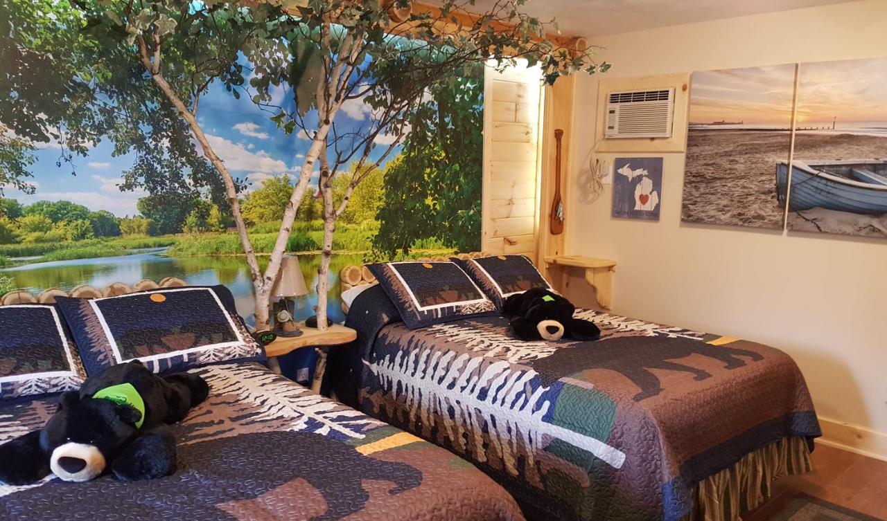Bear Cove Inn Сент Игнас Екстериор снимка