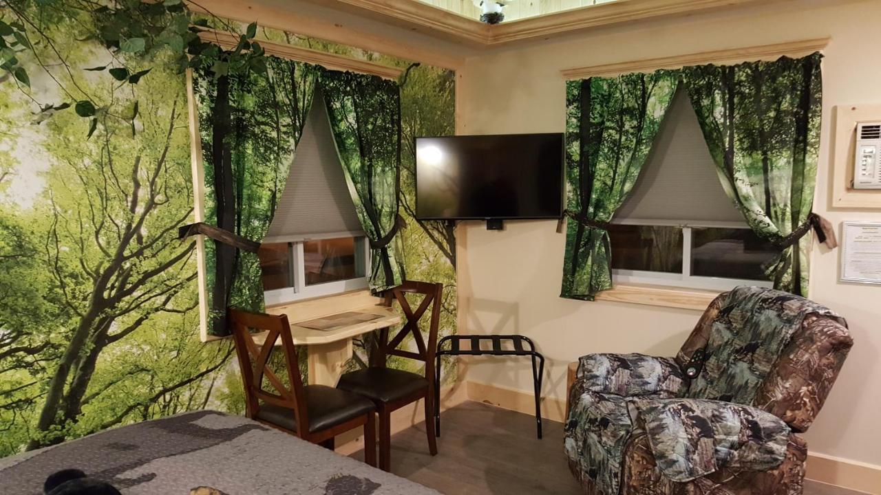 Bear Cove Inn Сент Игнас Екстериор снимка